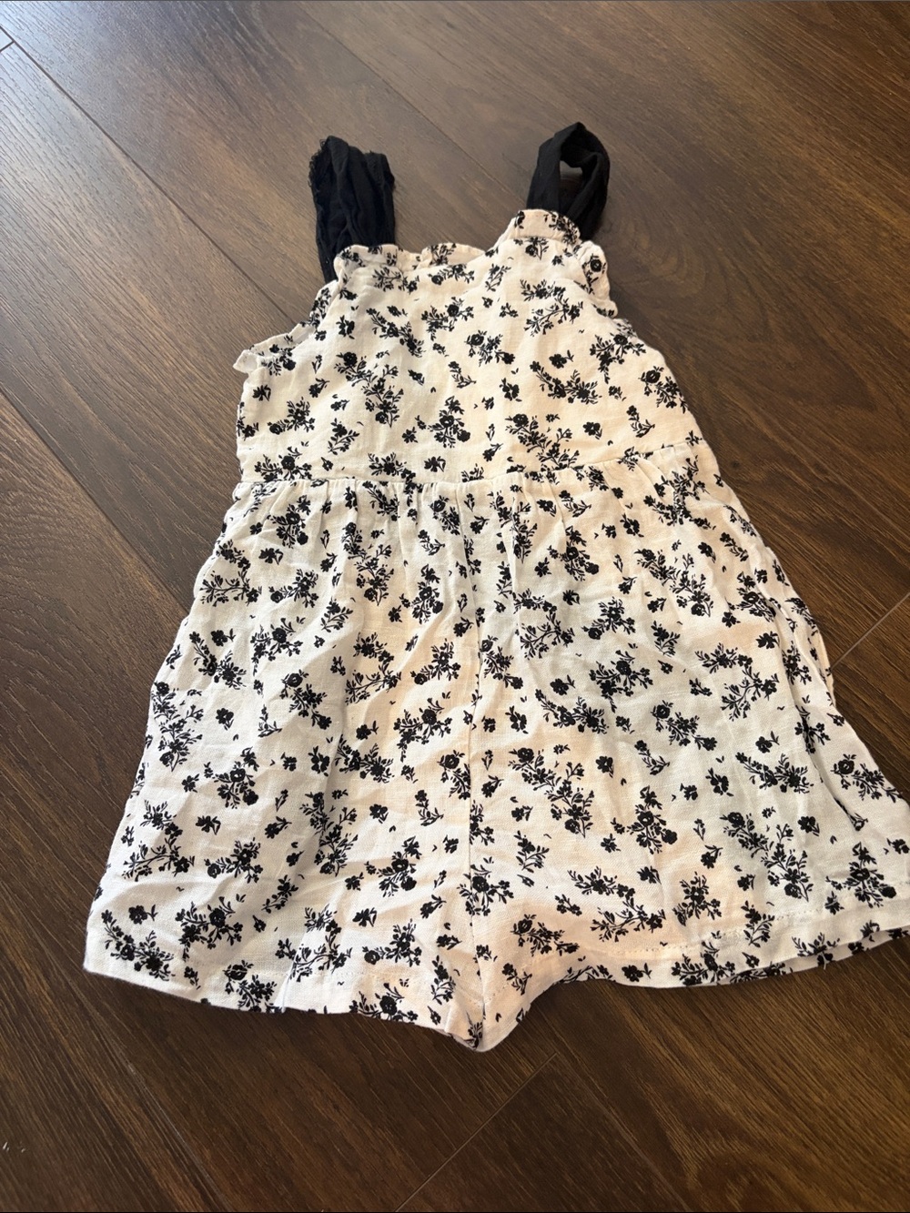 Zara white and black floral romper size 6